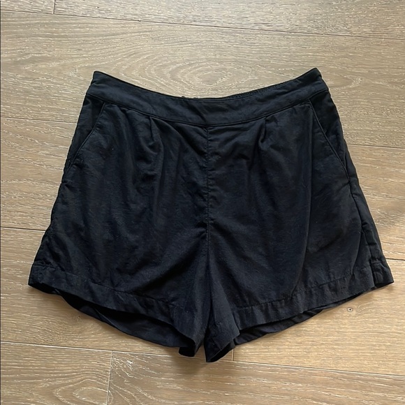 Abercrombie & Fitch Linen-Blend Pull-On Shorts in Black size medium - Picture 2 of 9